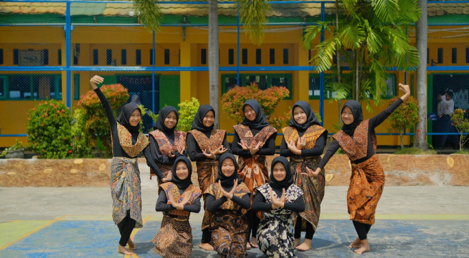 White sandy beach and turquoise water, Malapascua Island, Philippines